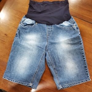 Large maternity shorts